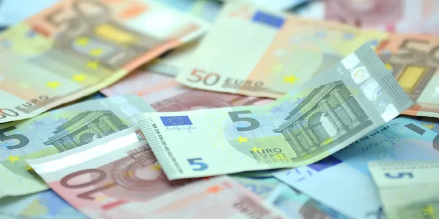 EUR/USD: price to test 34 Moving Average