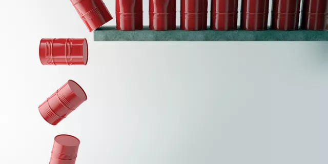 Bears keep playing with oil