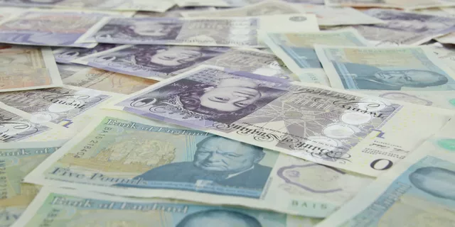 GBP/USD Near Supply Zone