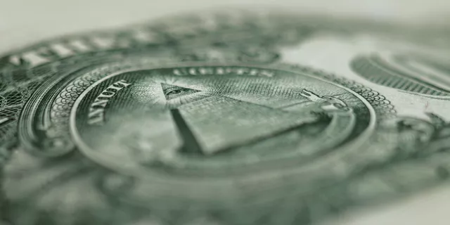 USD is Higher Ahead of FOMC Meeting Minutes